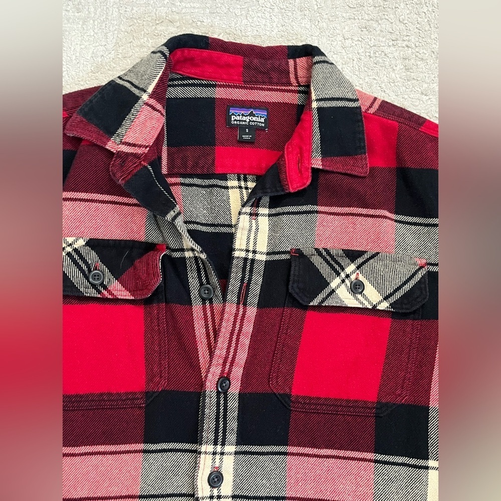 Patagonia Fjord Organic Cotton Flannel Button Up Shirt